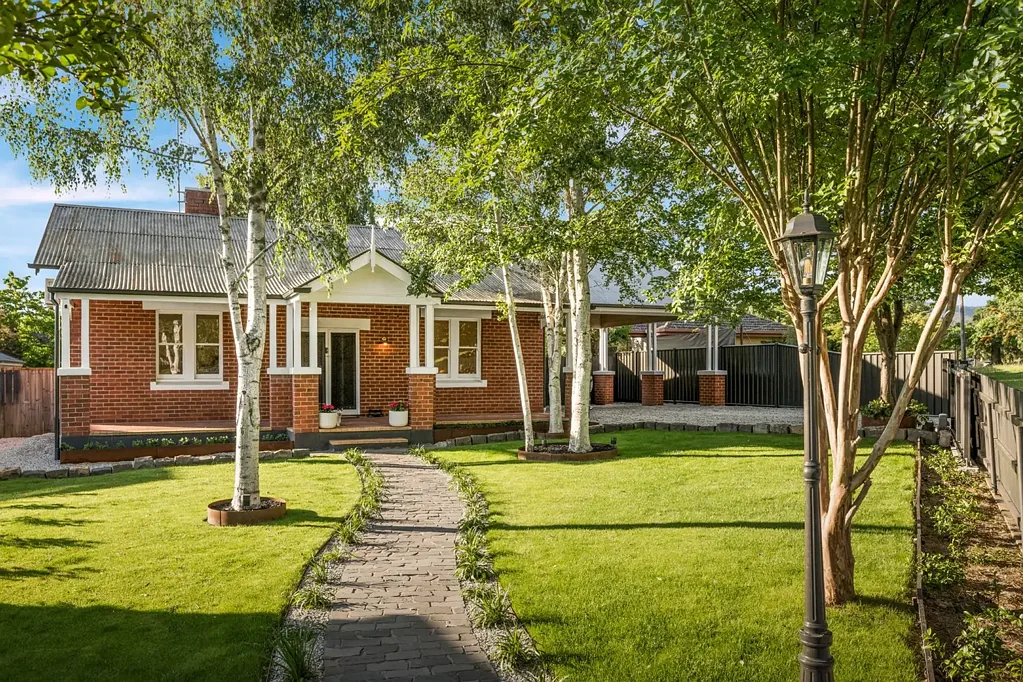 Myrtleford 3 Bedroom CHARMING EDWARDIAN ELEGANCE IN THE HEART OF MYRTLEFORD