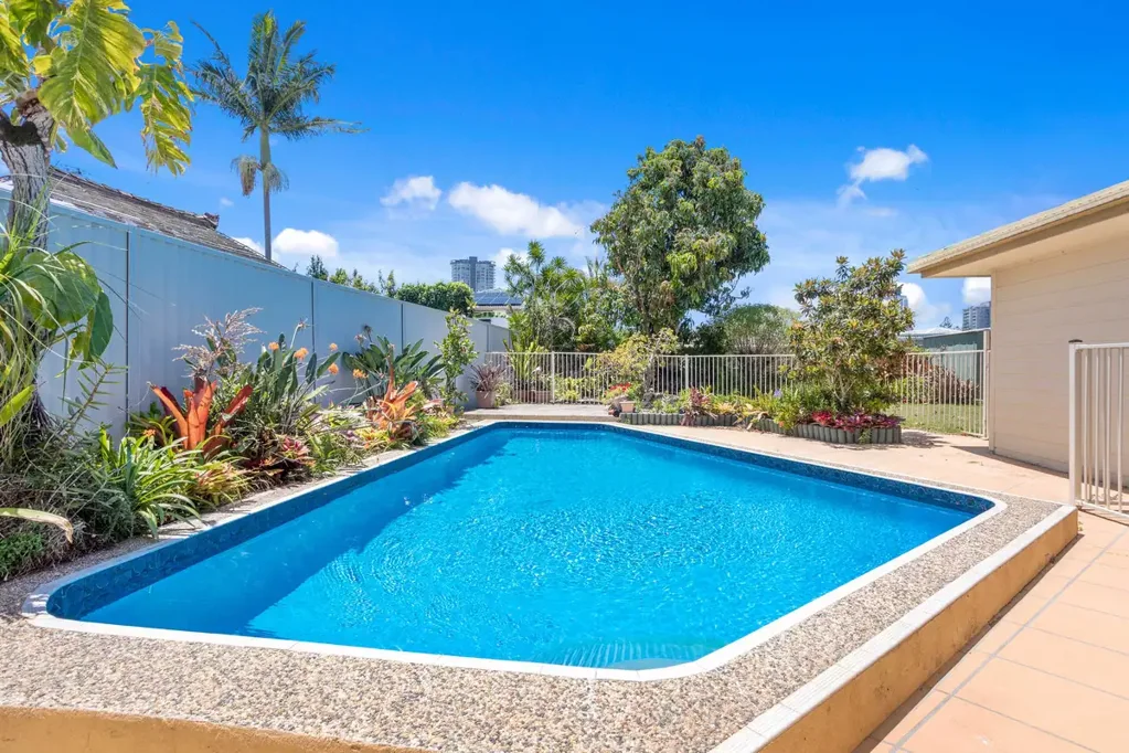 Four Bedroom Coastal Home with Pool