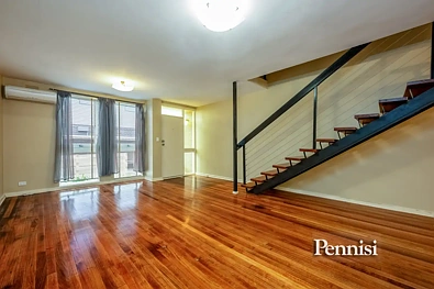 3/10 Tweedside Street, Essendon, VIC 3040, 3 ਕਮਰੇ, 1 ਬਾਥਰੂਮ, Townhouse