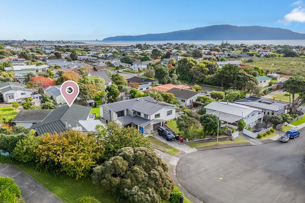 Waikanae Beach 3 Bedroom Sun, Family, Fun | Beach Location