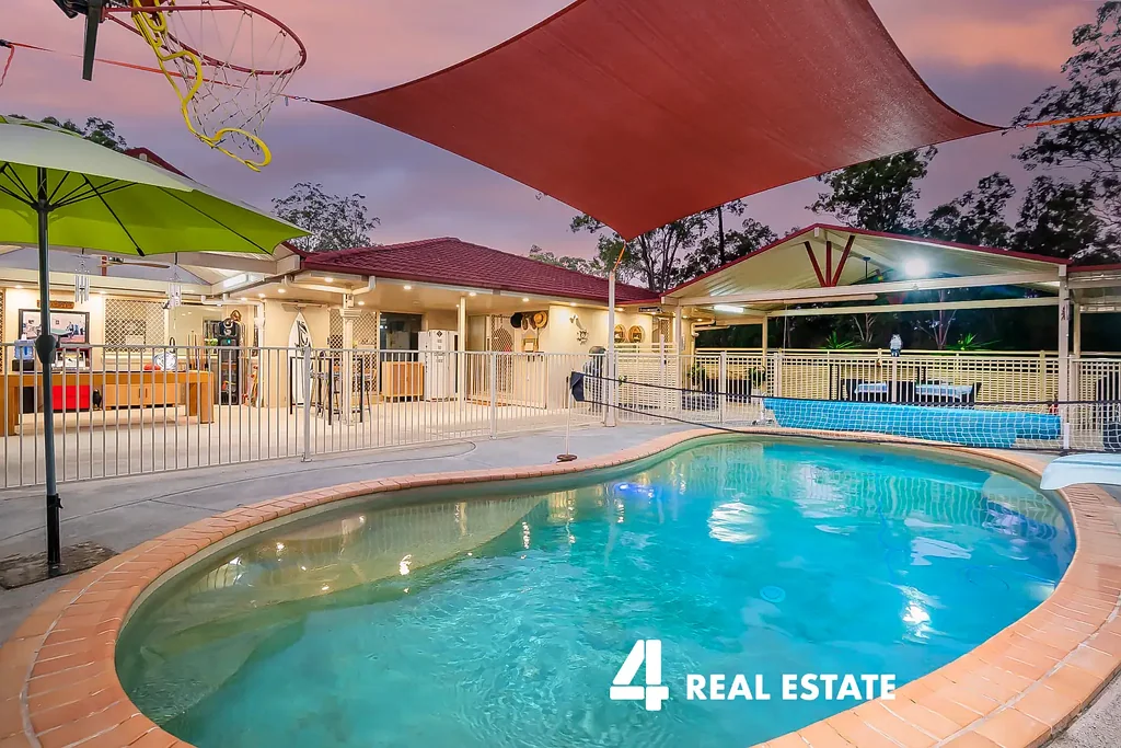 Flagstone 5બેડરૂમ Beat The Heat, Large Family Wanted...