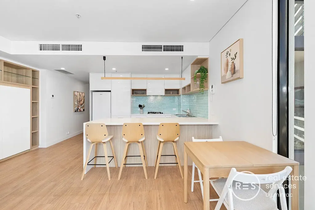 Renovated & Fully Furnished Waterfront Apartment at Yarras Edge