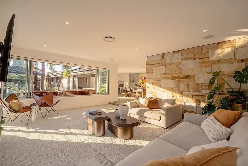 Burleigh Waters 5غرفة نوم Large family home, large block in one of the most exclusive streets in Burleigh