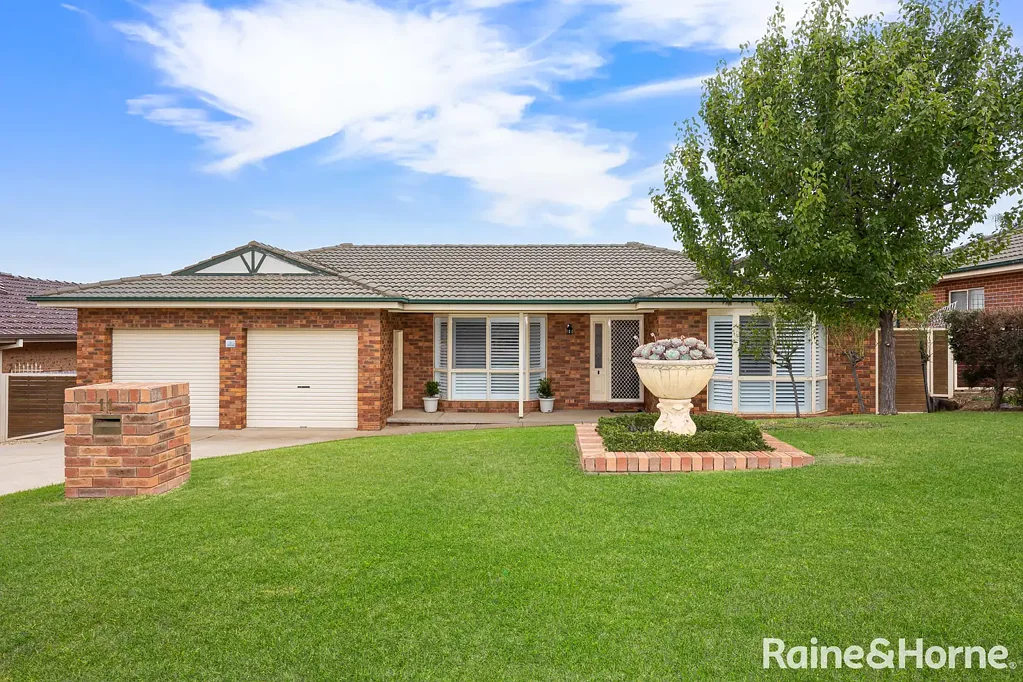BEAUTIFULLY RENOVATED FAMILY HOME