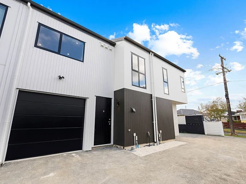 Blockhouse Bay 3房  New & Freehold Homes – MUST SEE!