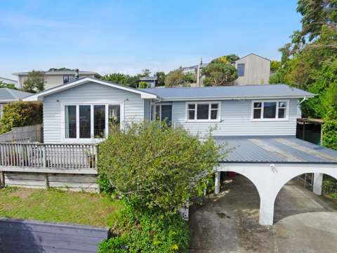 Paparangi 3Moenga Immaculate, Sun-Filled Home in a Prime Location