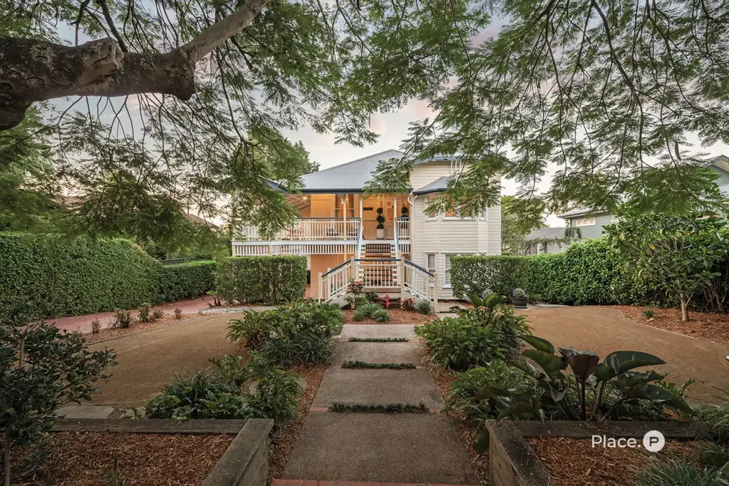 Annerley 7房 历史庄园魅力 1265sqm双地块 城市景观壮丽 私人泳池小屋 家族珍藏之选 ‘Kensington’ – A Grand Family Estate with City Views and Private Guest House
