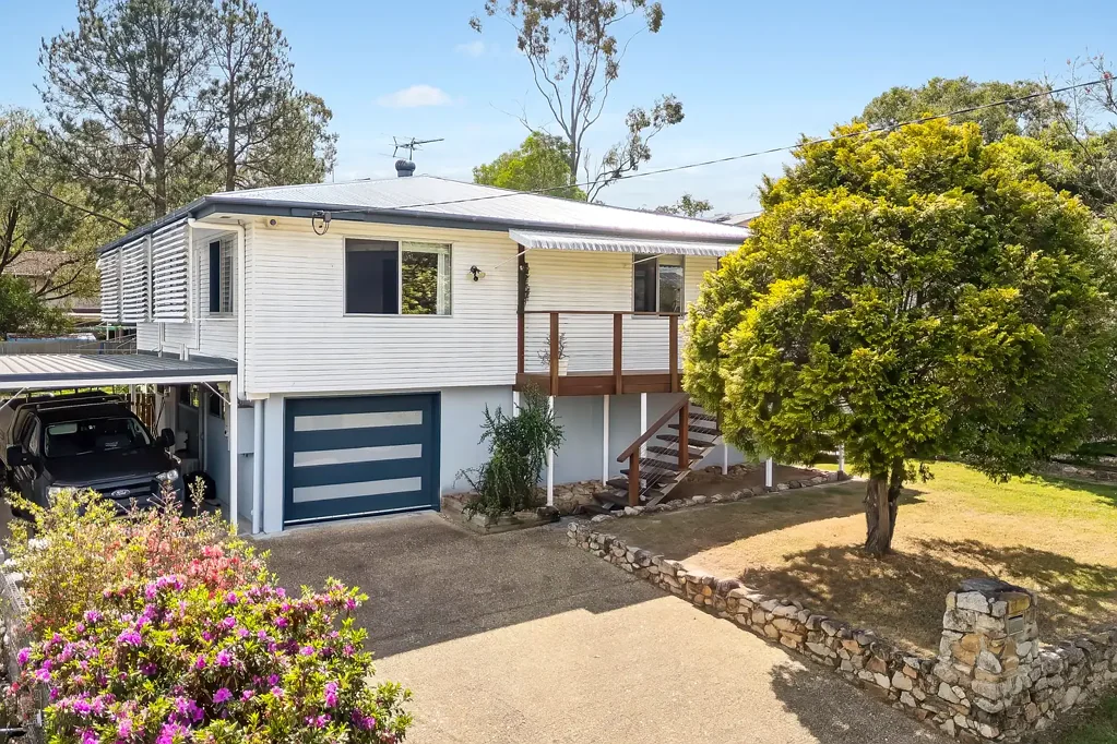 Ferny Hills 3ਬੈੱਡਰੂਮ Elevated Family Living in a Sought-After Ferny Hills Setting