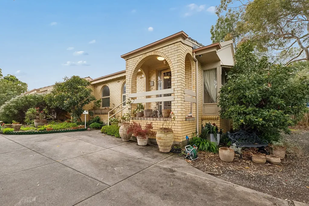 Charming 2 Bedroom Unit in Convenient Leabrook Location RENT NOW!