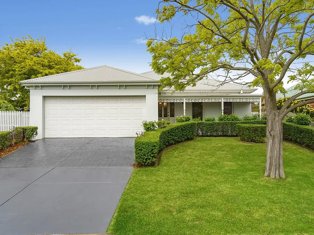 9 Sandtoft Court, Highton, VIC 3216