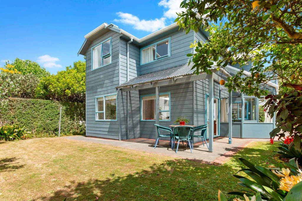 Epsom, 3 bedrooms with 2bathrooms