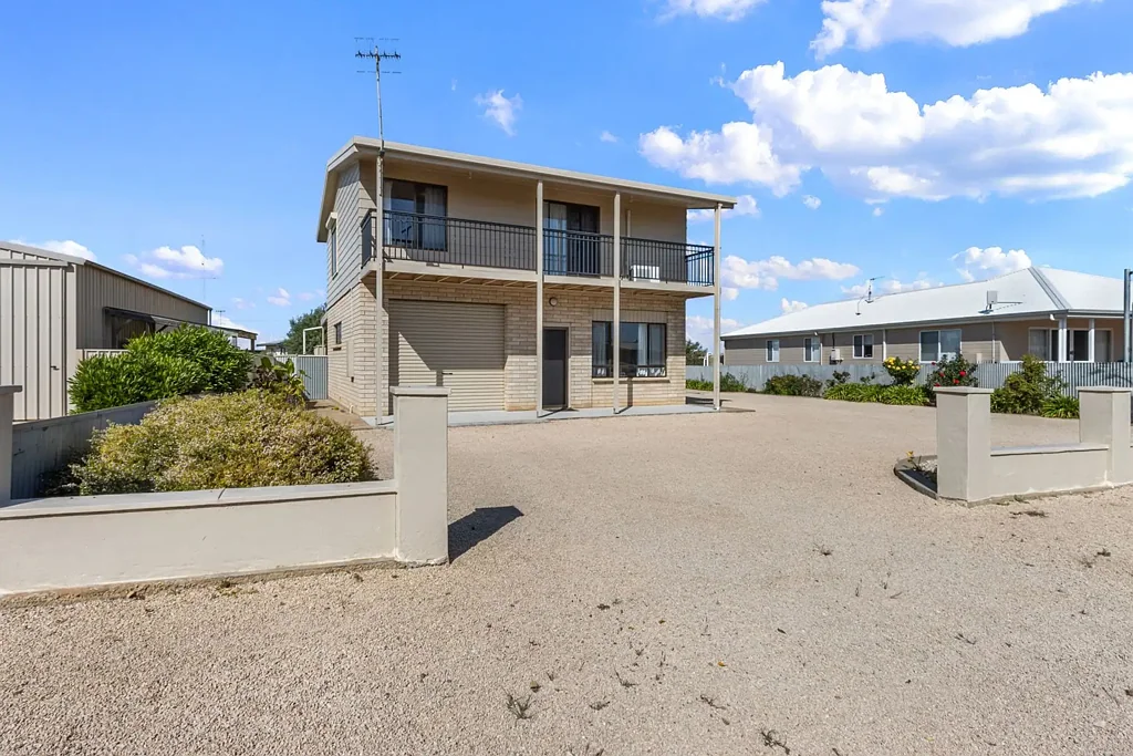 6 Devlin Street, Port Victoria, SA 5573