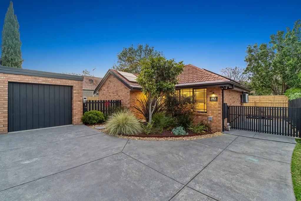 Frankston South 2房 无业委会费用 豪华翻新 明亮宜人 Bosch厨房 双层百叶窗 优质学区 便利生活 无与伦比便利 Private Luxury | Perfectly Positioned