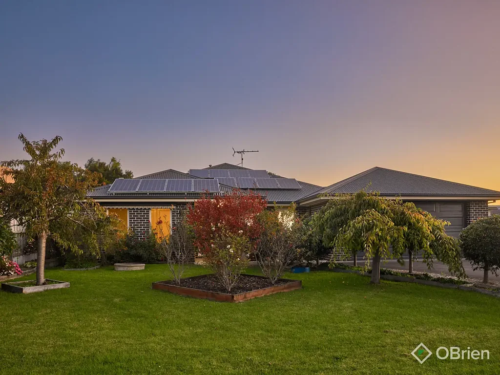 Longwarry 4房  Modern, Spacious Family Living on a Generous 989m² Block