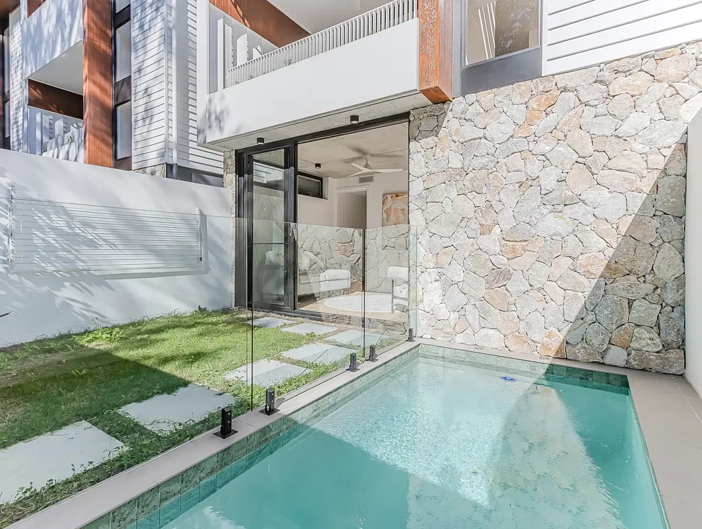 "Beach Days, Backyard Stays — Family Living at Willow Ave": 4 bedrooms, 3 bathrooms — space for the kids and every weekend