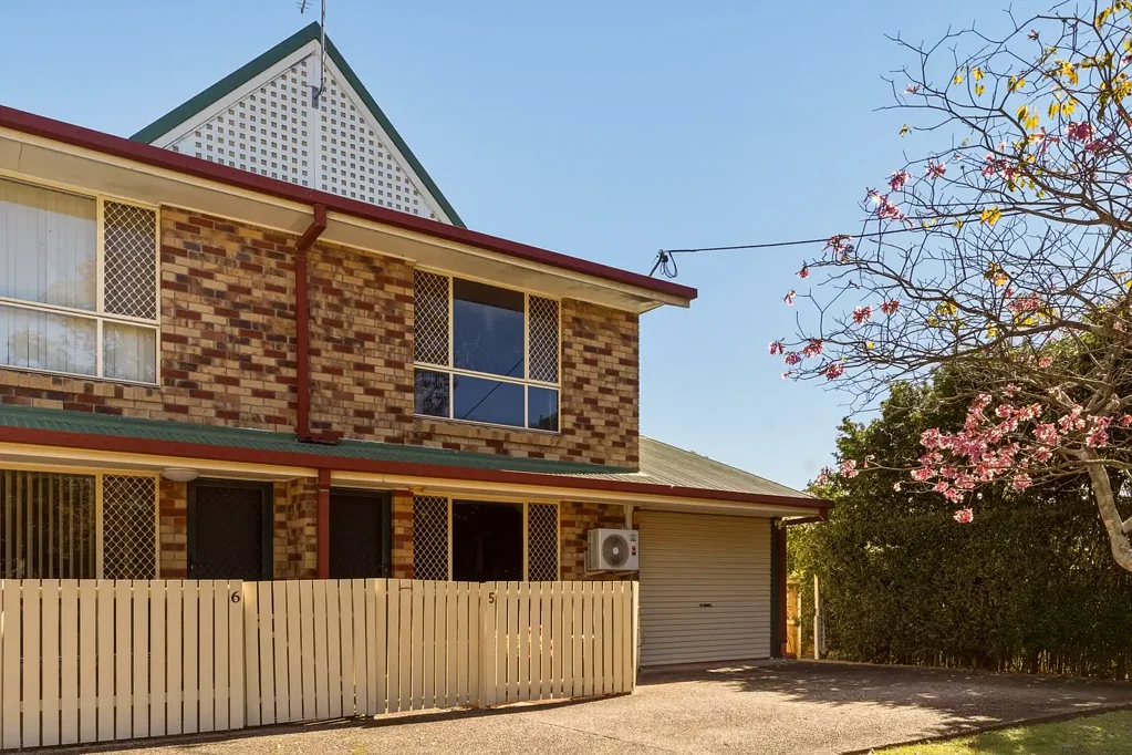 Capalaba 2 Bedroom Spacious Townhouse in the Heart of Capalaba