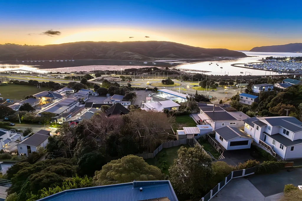 8a Kiriwai Road, Paremata, Porirua, Wellington