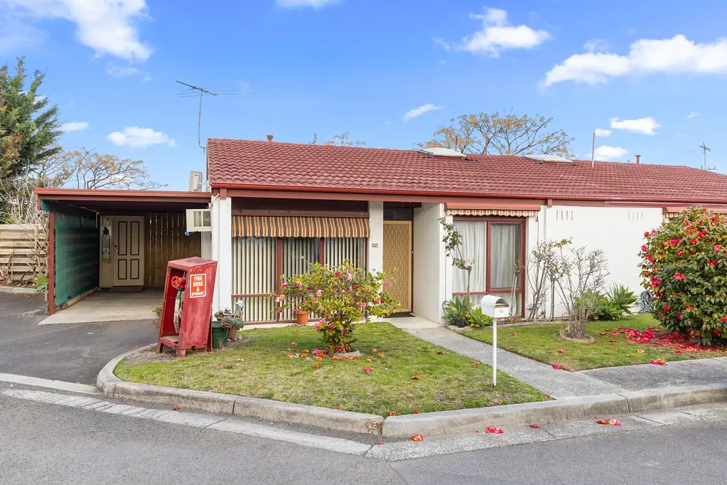 Clarinda 2ห้องนอน Spacious, Safe & Secure - Perfect Affordable Low-Care Living for Over 55s. Inspect by appointment only.