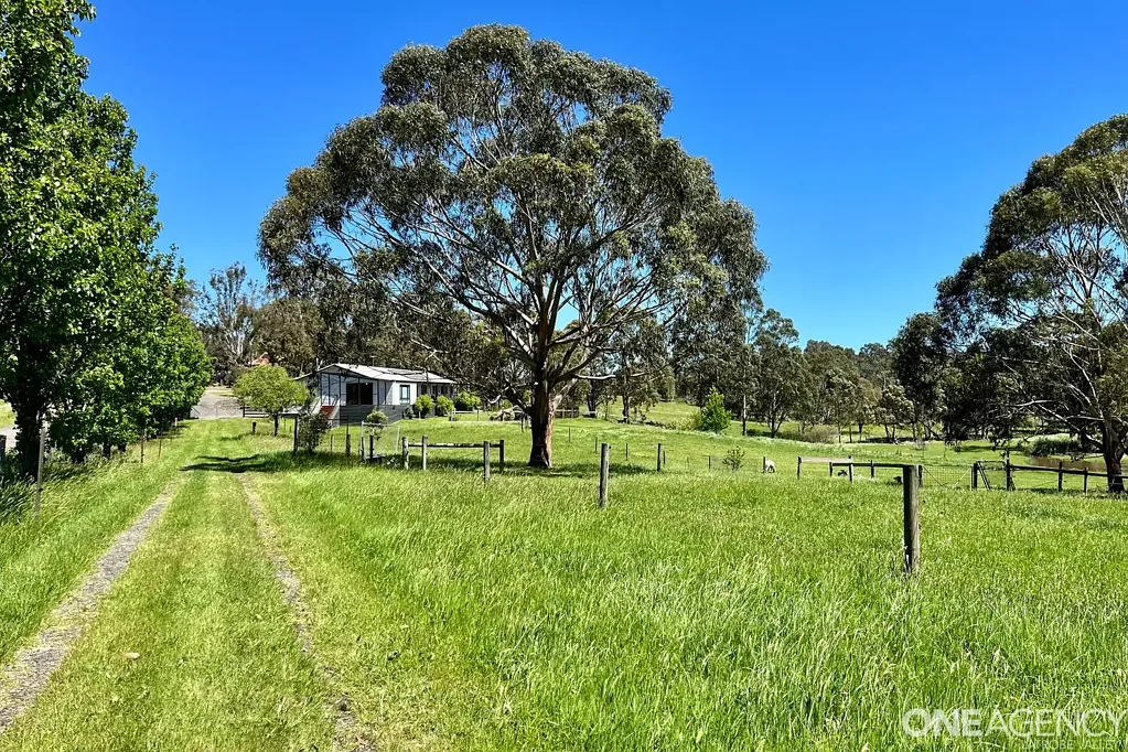 Traralgon 3Zimmer A Country Haven with Soul, Space & Scenic Beauty