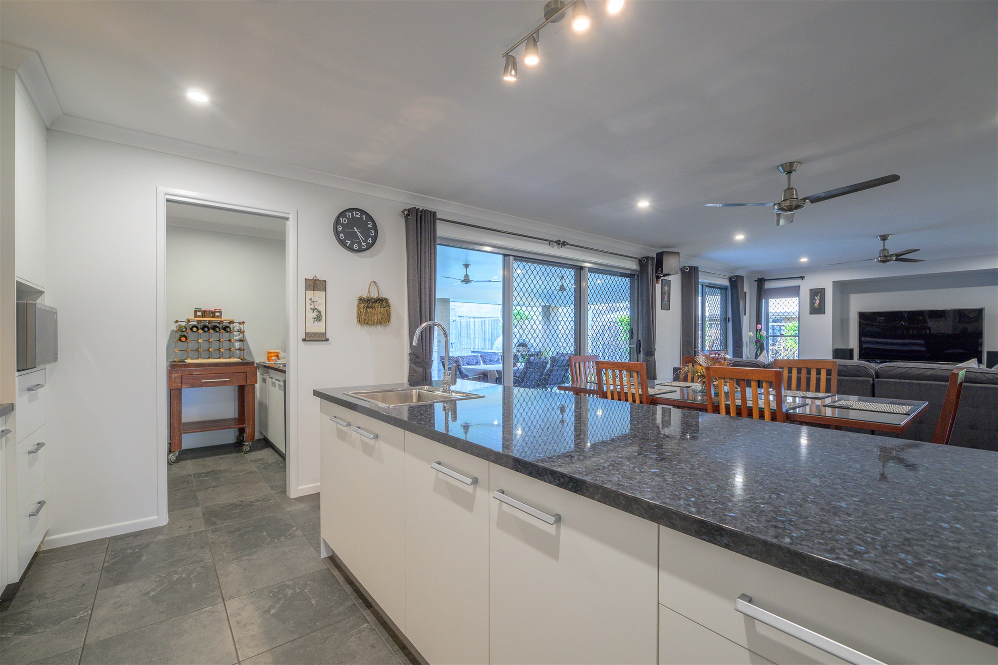 16 SHEARWATER DR, GLEN EDEN QLD 4680, 0部屋, 0バスルーム, House