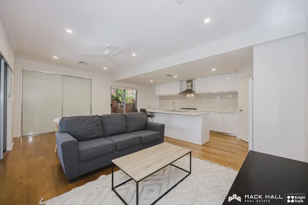 Modern 3 bedroom 2 bathroom Home- Ideal lock up and leave!