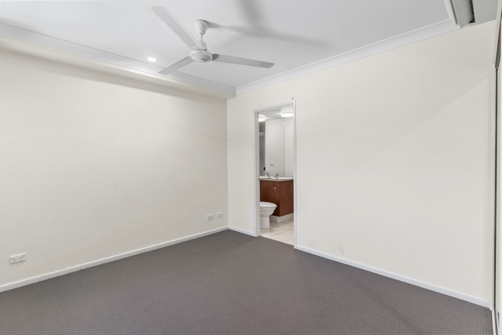 UNIT 3 19-23 MINNIE ST, PARRAMATTA PARK QLD 4870, 0 Kuwarto, 0 Banyo, Unit