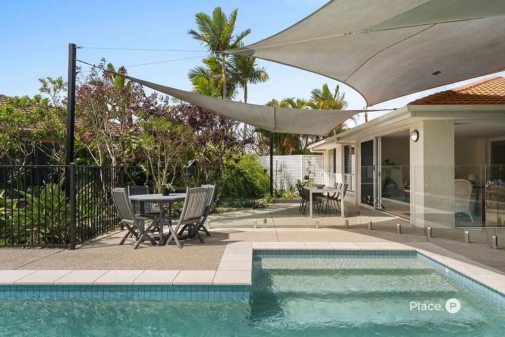 Carindale 4બેડરૂમ A Private Resort-Style Retreat Designed for Effortless Family Living