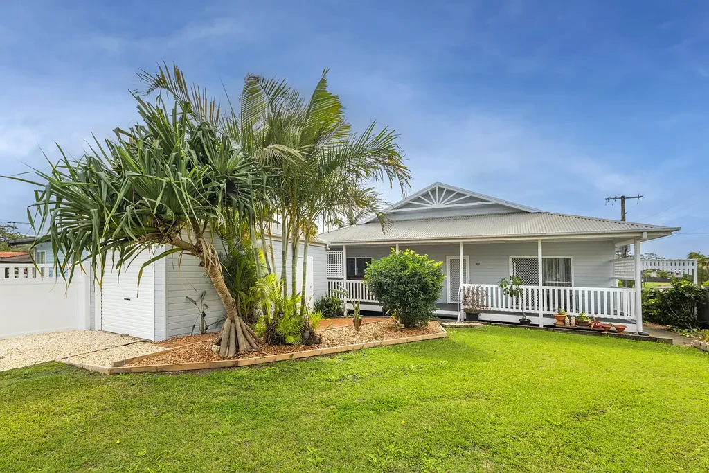 Sandy Beach 3房  BEACHSIDE COMFORT WITH TIMELESS APPEAL
