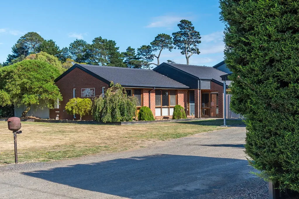 59 White  Avenue, Romsey, VIC 3434