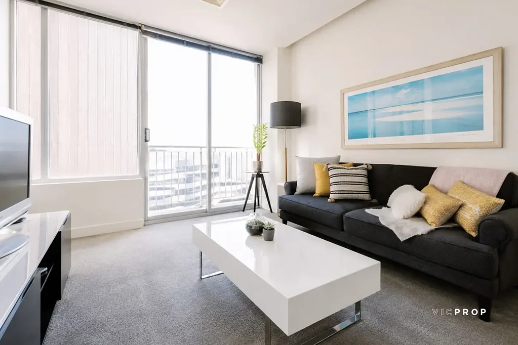 FULLY FURNISHED CBD APARTMENT
