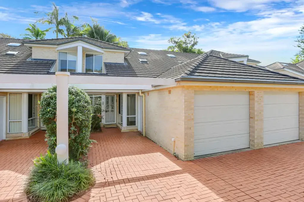Newport 3Moenga Fully Renovated & Updated Townhouse
