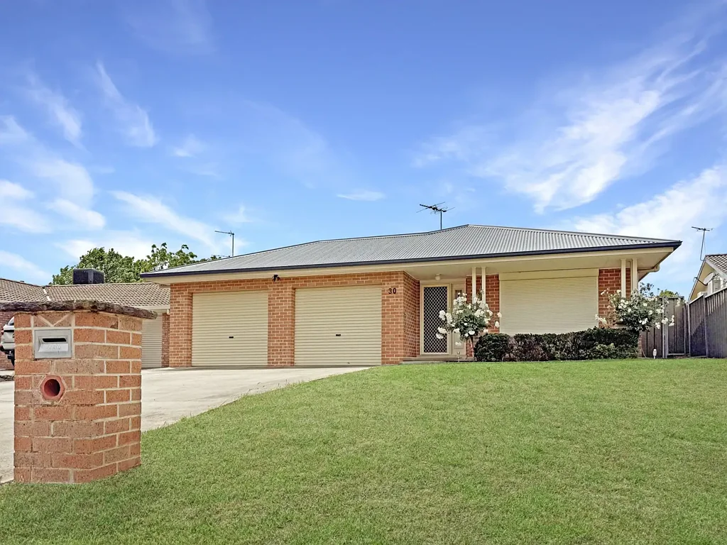 30 Dwyer Drive, Young, NSW 2594