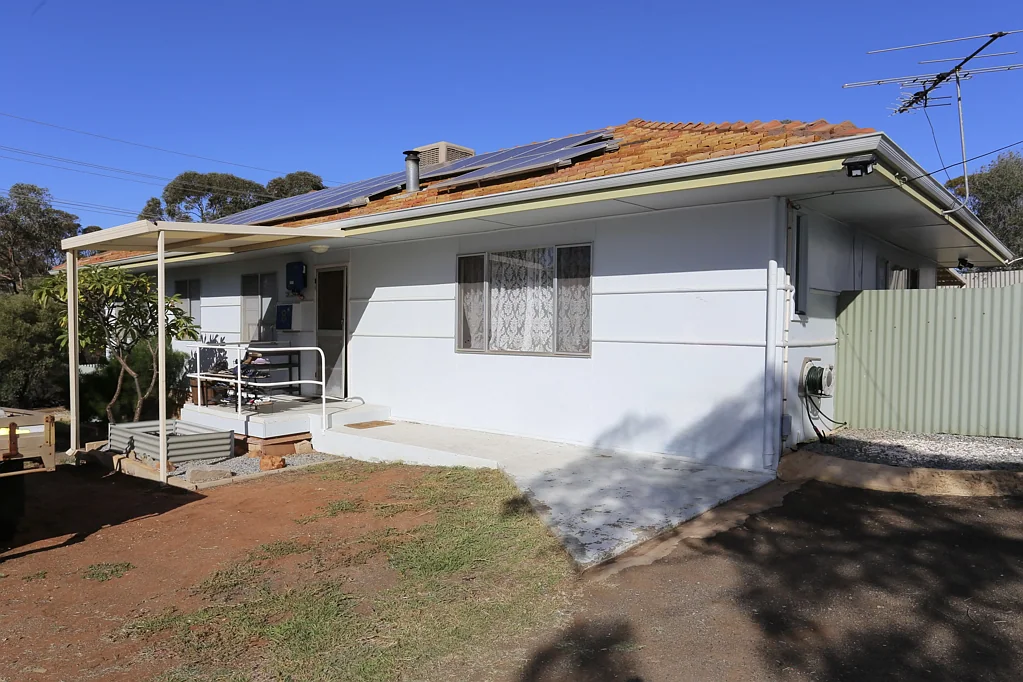 Kambalda East 3chambre 3 Bedroom Family Home with Solar Power - Ideal Investment Opportunity!