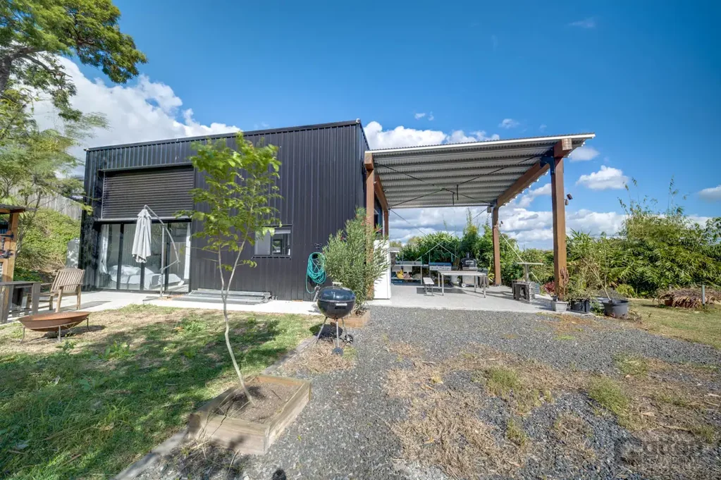 Gatton ELEVATED WEEKENDER WITH STUNNING VIEWS, COUNCIL-APPROVED SHED & POTENTIAL PLUS