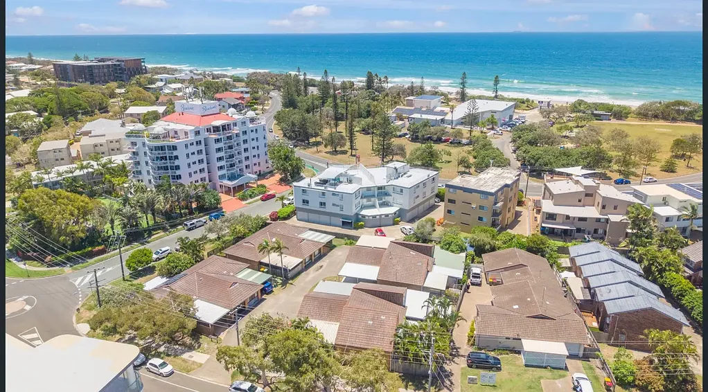 Neat and Tidy Apartment in Beachside Complex