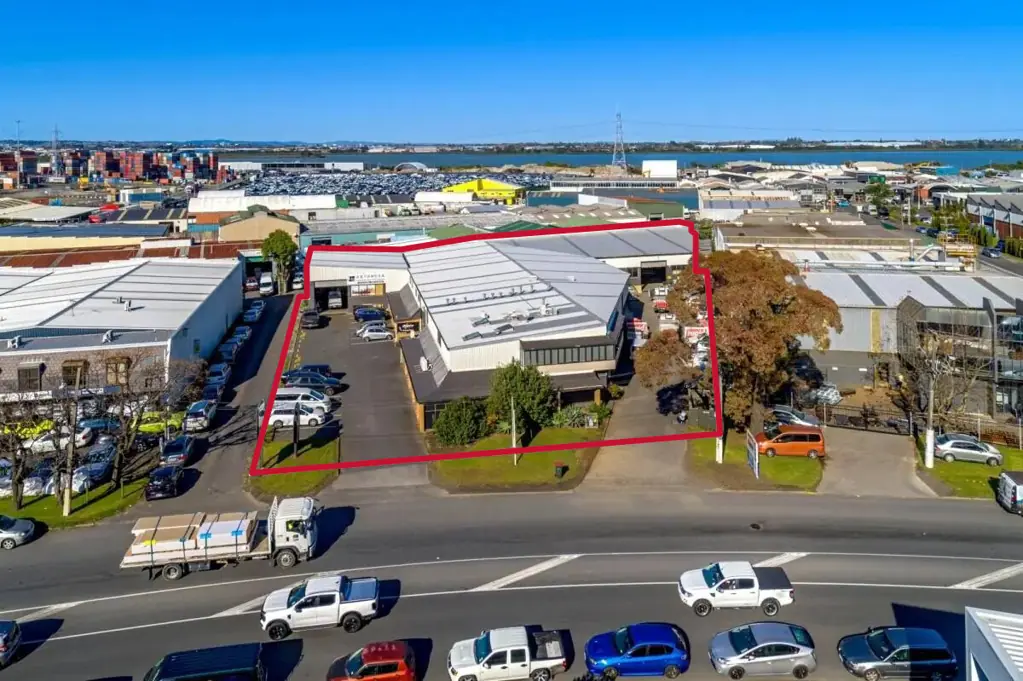 Onehunga Centrally located warehouse