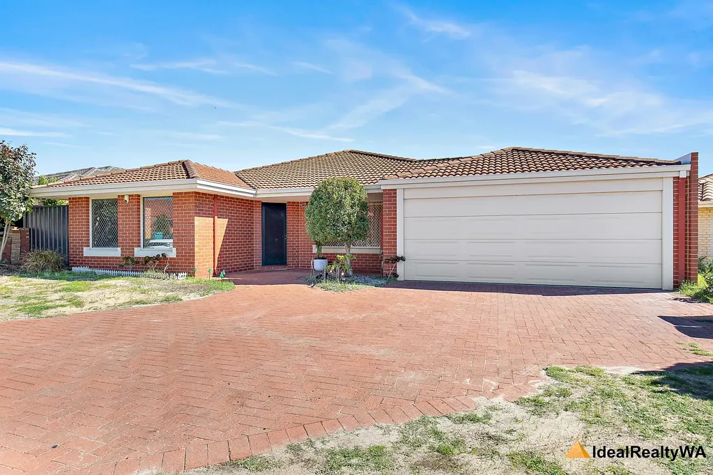 Thornlie 5ห้องนอน RARE GEM; NVESTMENT OR LIVNG ( BUYER'S FINANCE FALLS NOW SECOND CHANCE FOR TEH ASTUTE BUYERS )