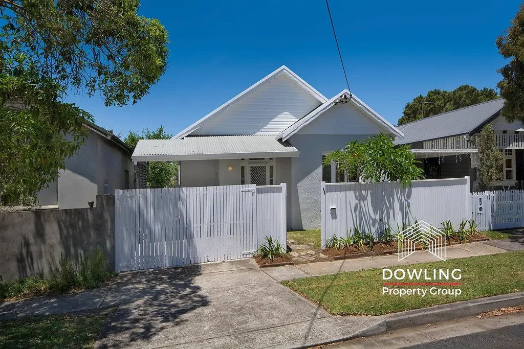 Mayfield 3房  Charming Late-1920s Post-Federation Home Filled With Character