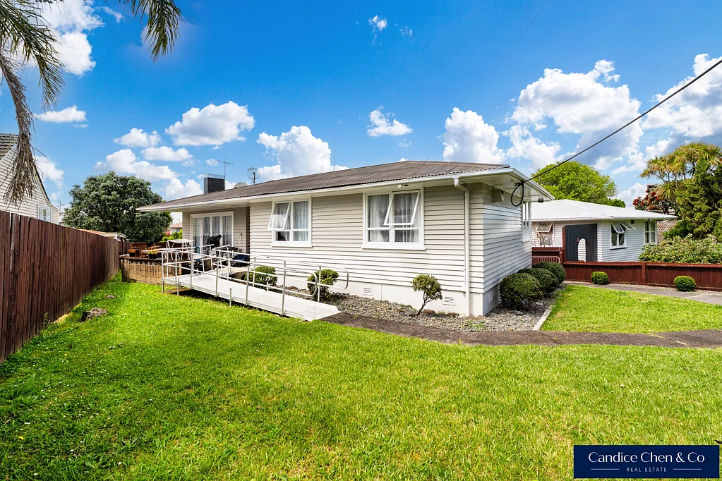 39 Coniston Avenue, Te Atatu South, Waitakere City