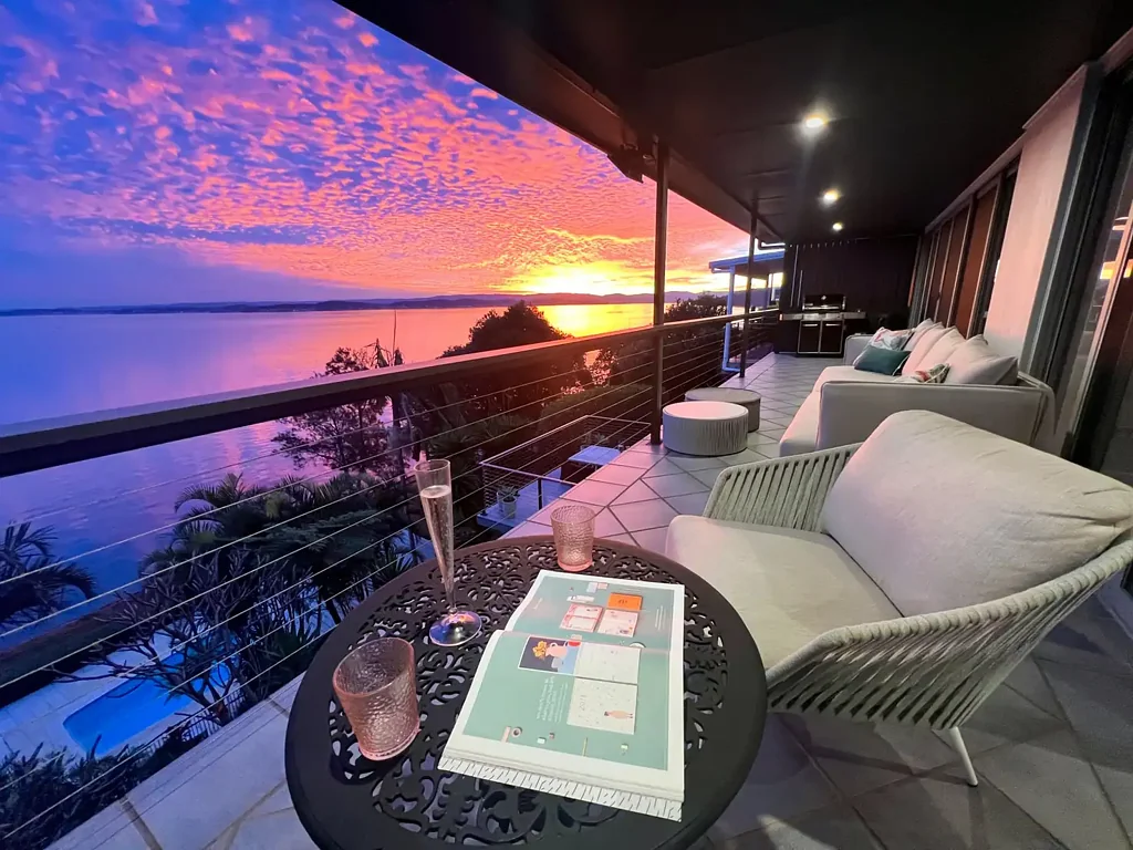 Belmont 5 Bedroom Lakeside Luxury in Belmont – The Ultimate Waterfront Escape