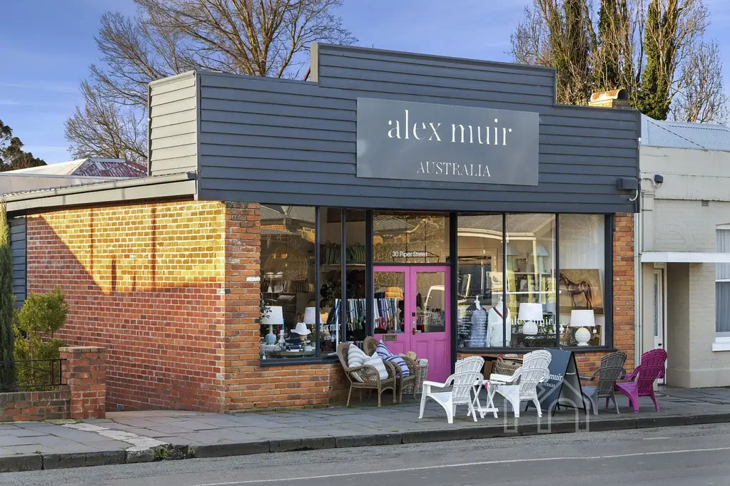 Kyneton 2 Bedroom Thriving Piper Street Locale - Freehold Shop & Residence