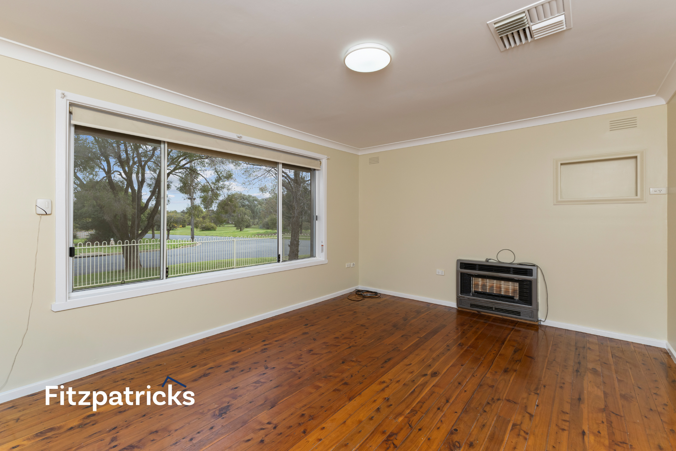 16 MAHER ST, TOLLAND NSW 2650, 0房, 0浴, House