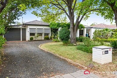Lake Albert 4 Slaapkamer Private, leafy and a highly desired location!