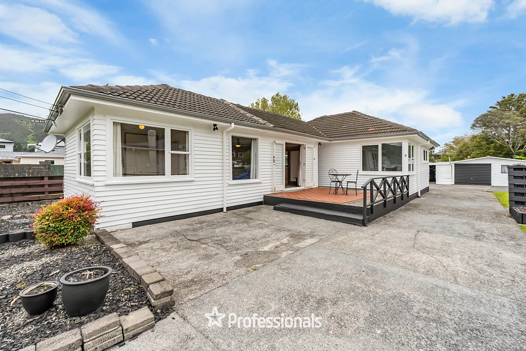 Wainuiomata 3ਬੈੱਡਰੂਮ SOLID 1950s HOME WITH ENDLESS POTENTIAL