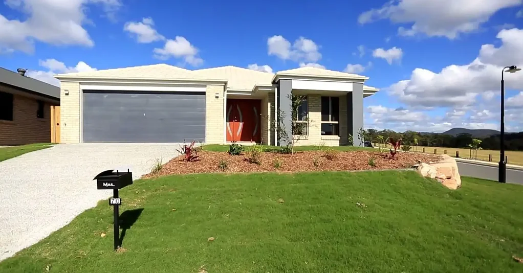Spacious & Modern Family Home in Pimpama!