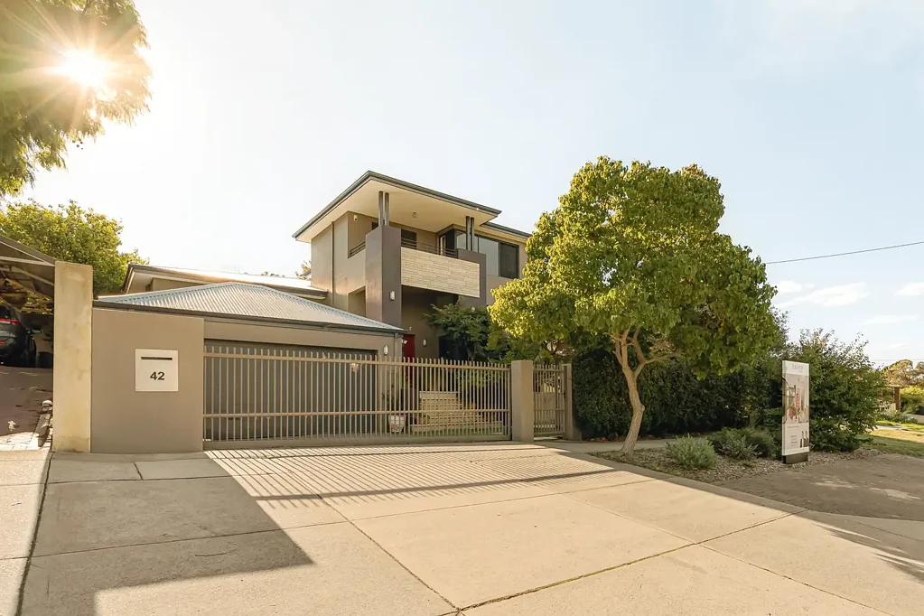 Maylands 4房  Riverside Living with Space for the Whole Family