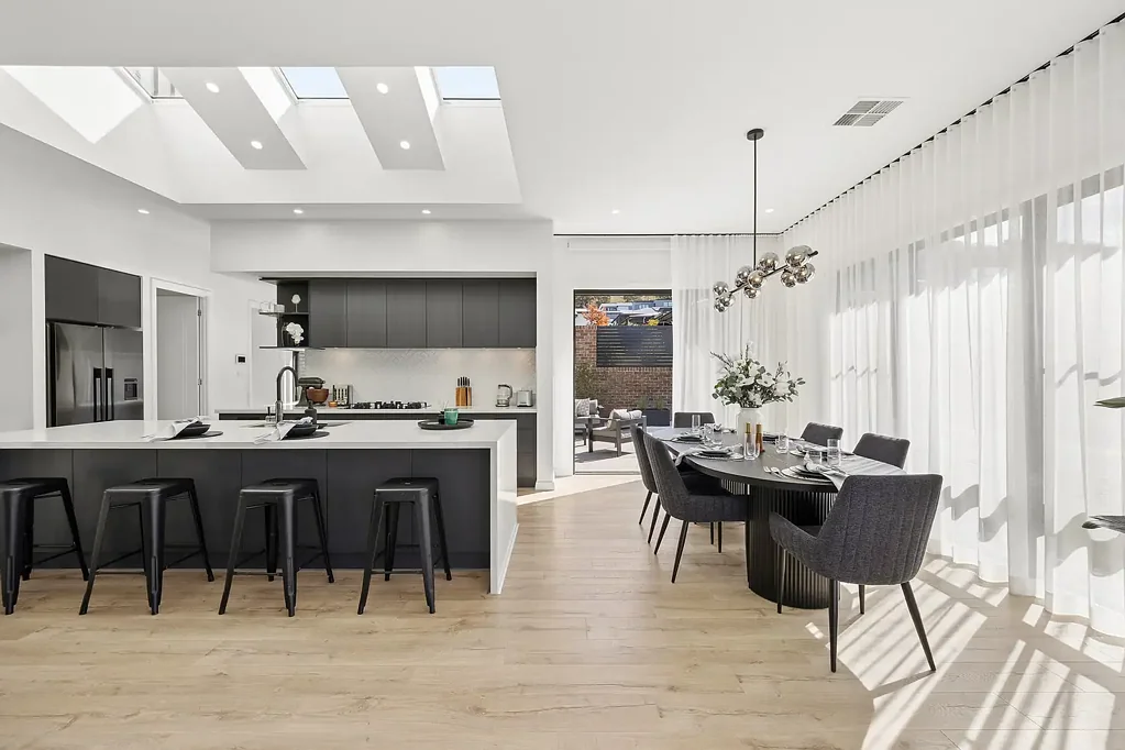 Taylor 5Phòng ngủ Reserve-Side Luxury Built for Modern Living