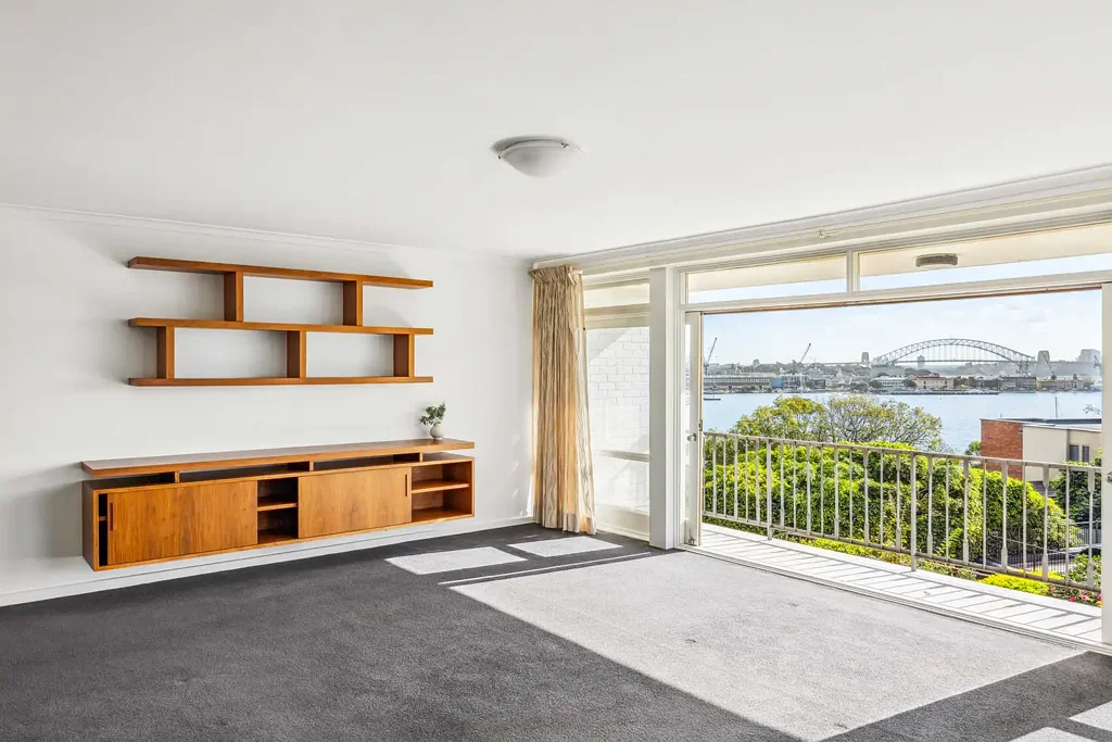 Private 3-level townhouse in 'Hopewood Gardens'