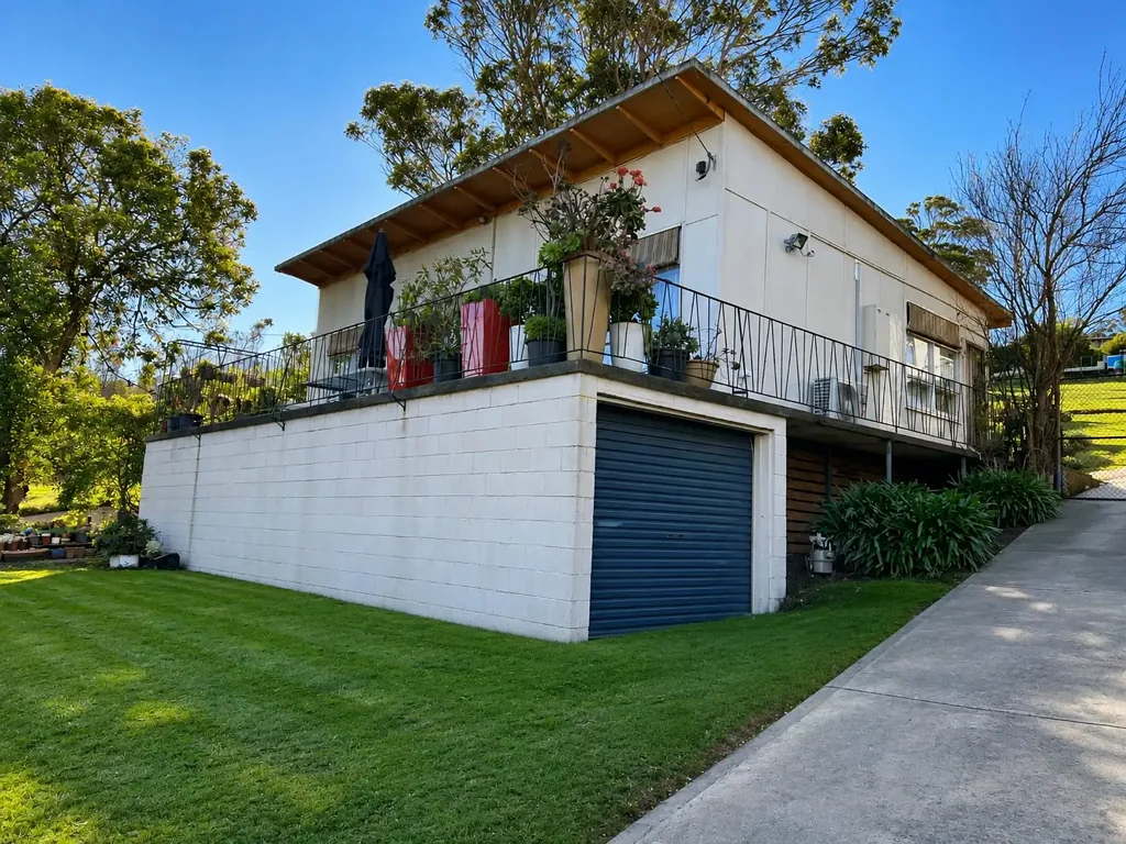 Perfectly Positioned 3-Bedroom Home- Fully Furnished