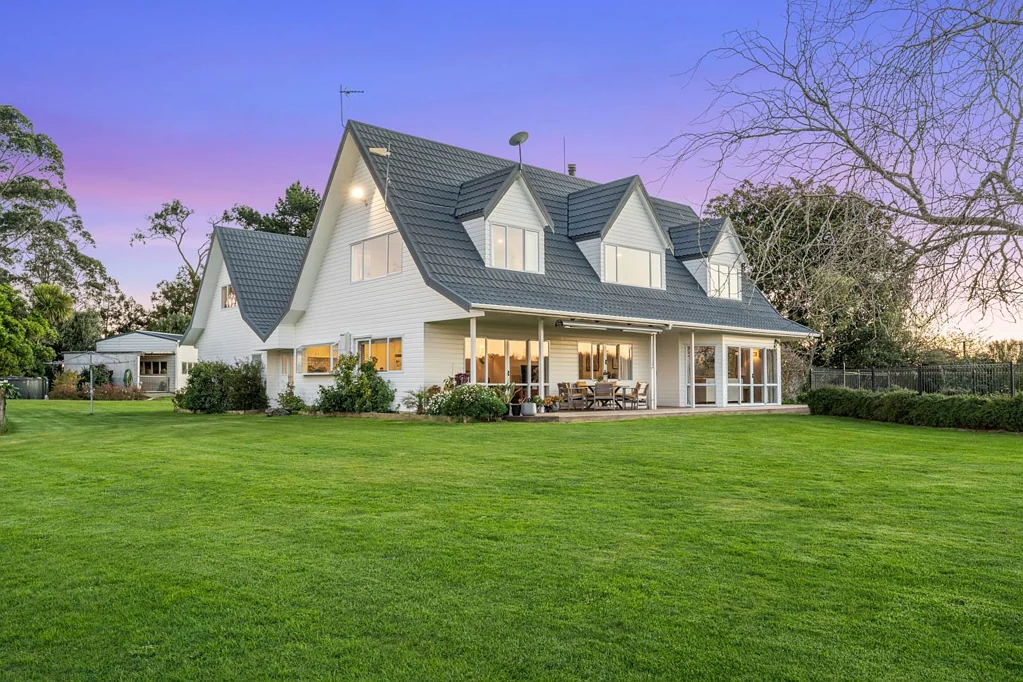 Karaka 4침실 Spacious Country Home, 331sqm on 2.3 acres